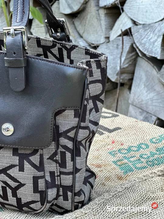 Torebka DKNY kuferek do ręki stan idealny 100 Torby i torebki Warszawa