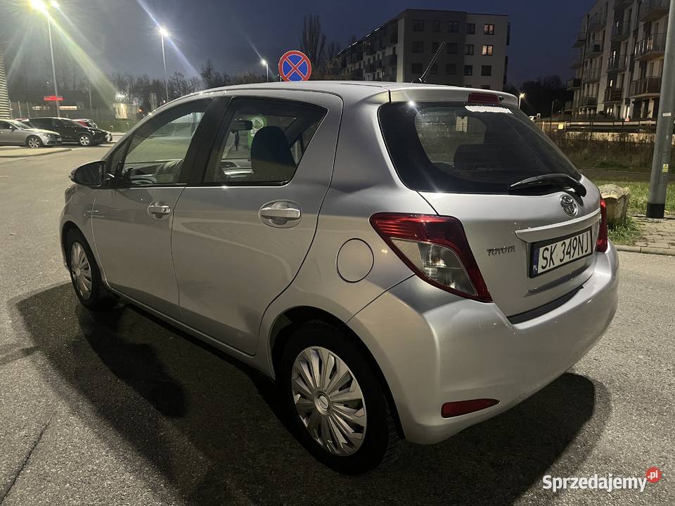 Yaris 2015r 10 benzyna Salon Polski