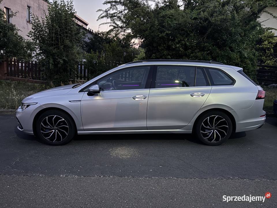 Volkswagen Golf 8 15 eTSI 150 DSG Salon Polska Rok produkcji 2020