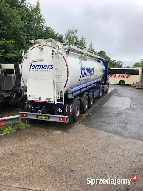 Naczepa do paszy Welgro Rok produkcji 2016 Przyczepy i naczepy mazowieckie