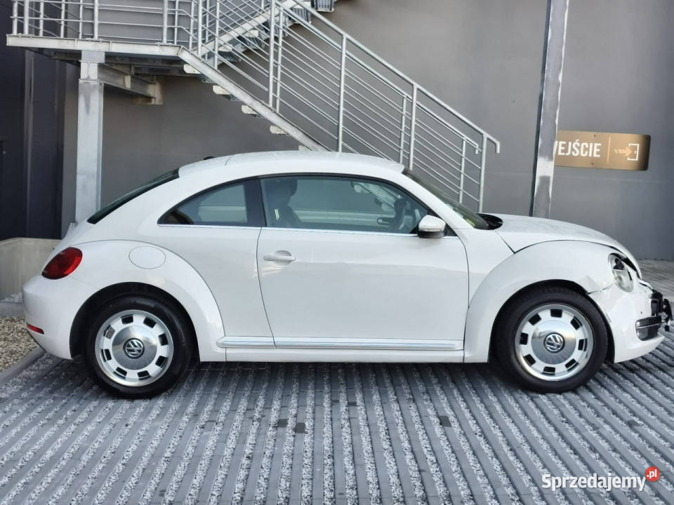 Volkswagen Beetle 16 TDI lekko uszkodzony