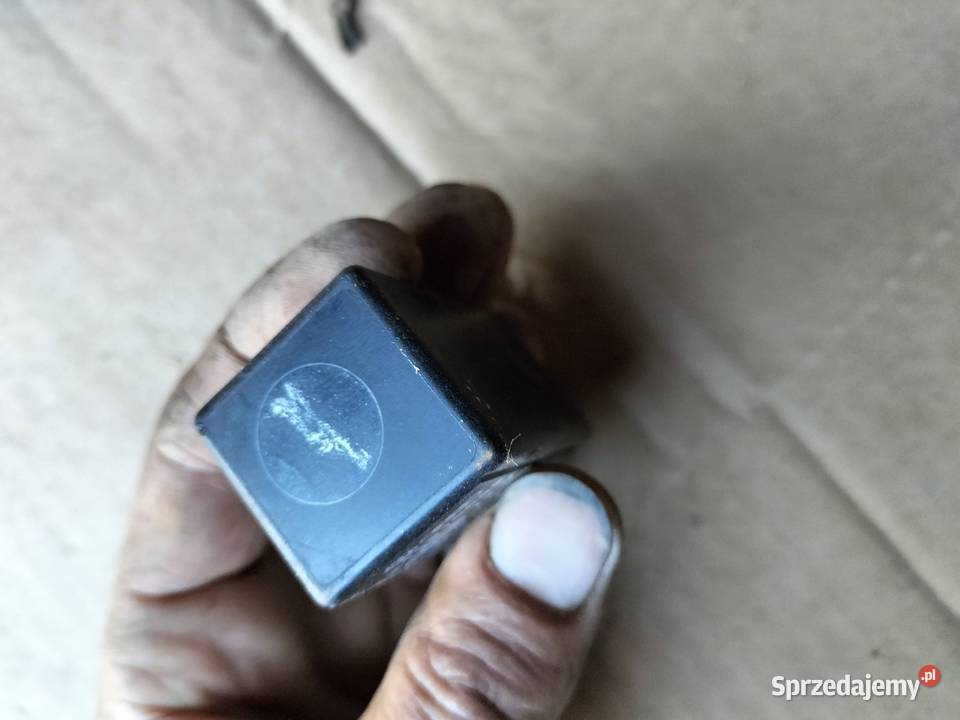 PRZEKAŹNIK 813919082 AUDI 80 B3 Kamień-Kolonia sprzedam