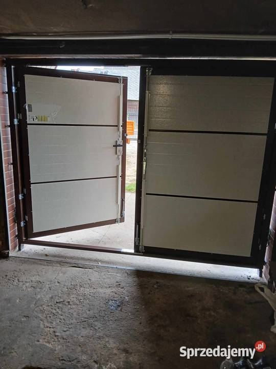 Brama garażowa dwuskrzydłowa