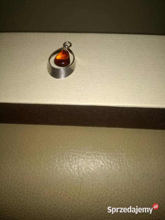 Srebrna zawieszka łezka z bursztynem