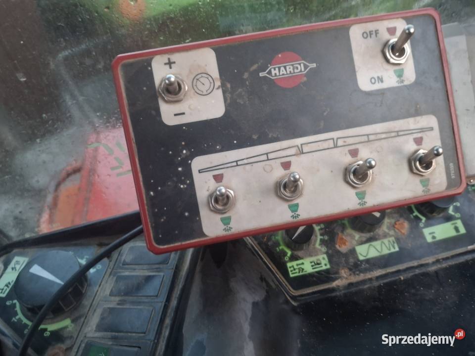 Opryskiwacz zawieszany marki Hardi Łańcut