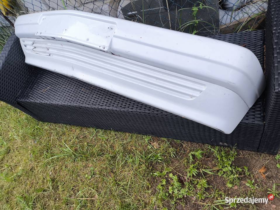 Mercedes 190 W201 zderzak przedni szeroka listwa