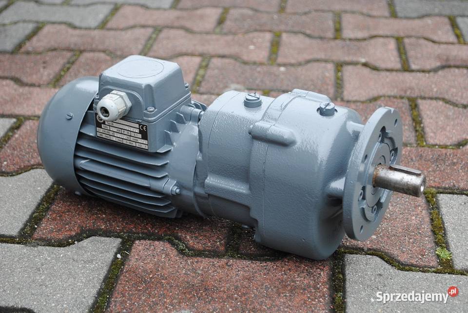 Motoreduktor kołnierzowy 018kw 9obr min