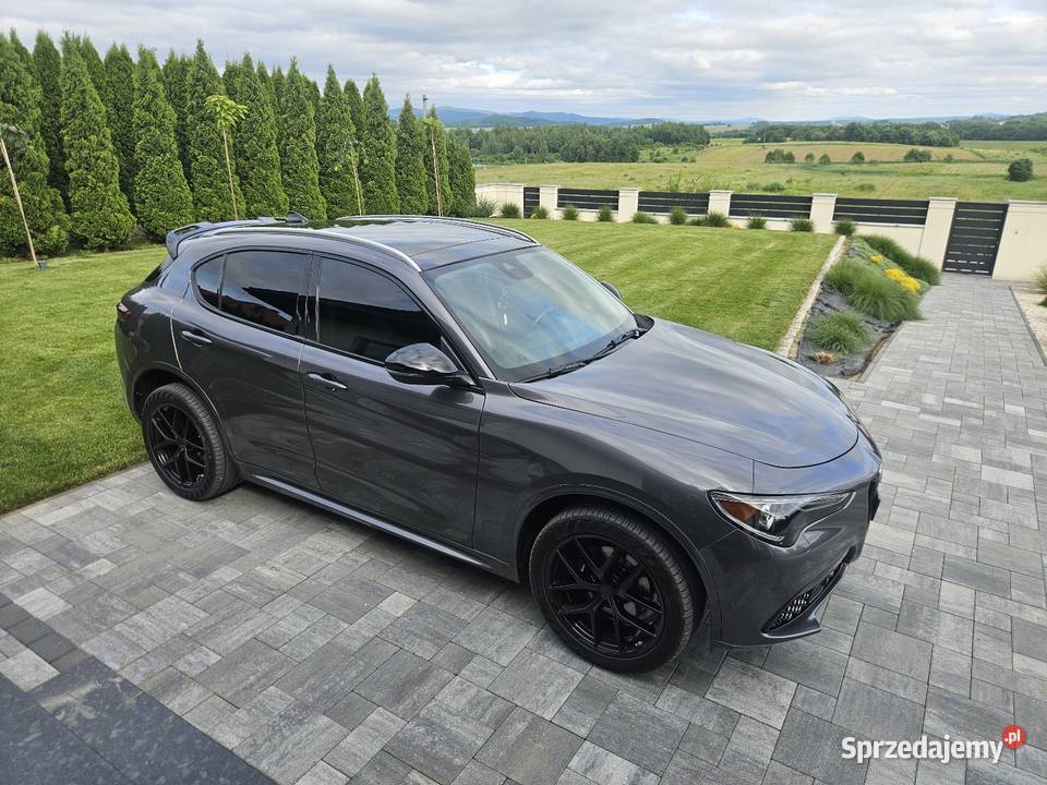 Alfa Romeo Stelvio 2018 benzyna Strachocina