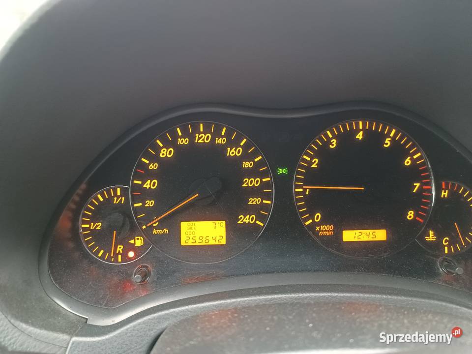 Toyota Avensis 18 benzyna 2003 manualna dolnośląskie Nowa Ruda