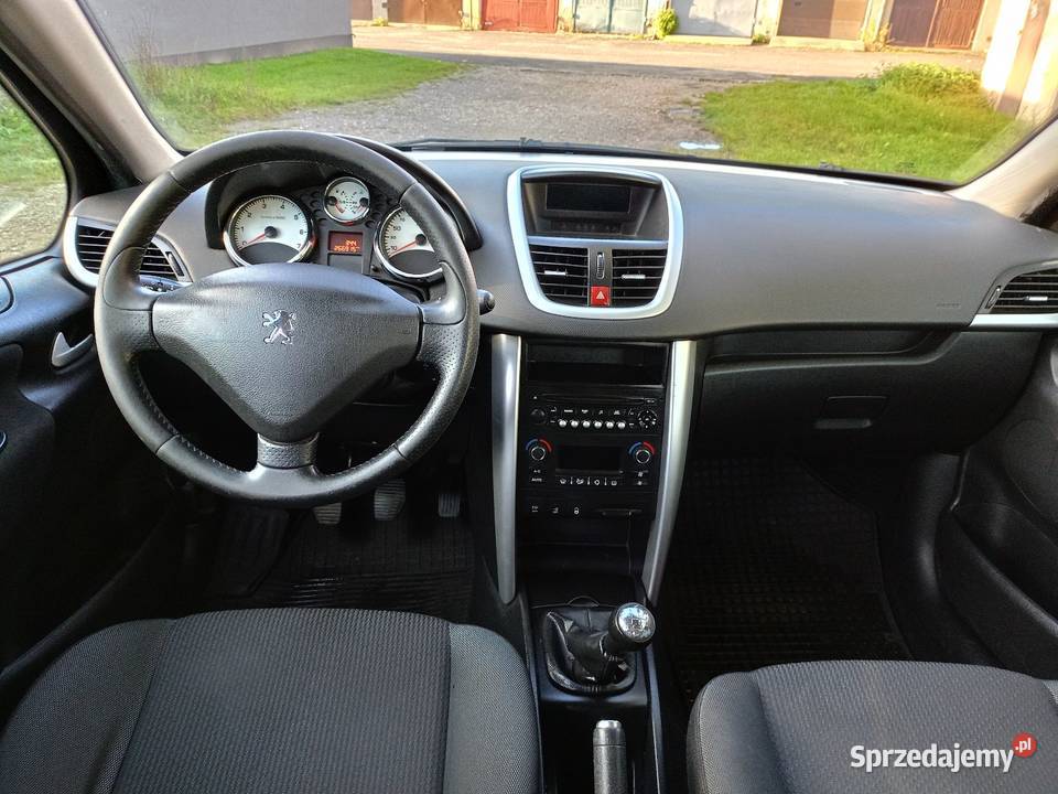 serdecznie oferuje do sprzedaży Peugeot 14 kupiony w polskim salonie Będzin