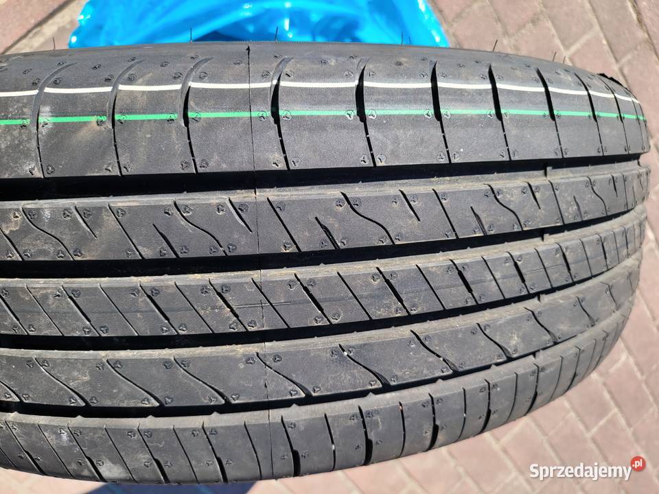 Opony letnie Goodyear 215 60 17 Z nowego auta