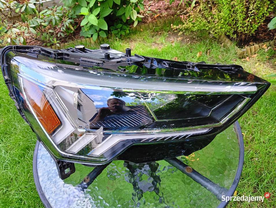 Lampa reflektor FULL LED Prawa przednia Audi Q3 Zielonki