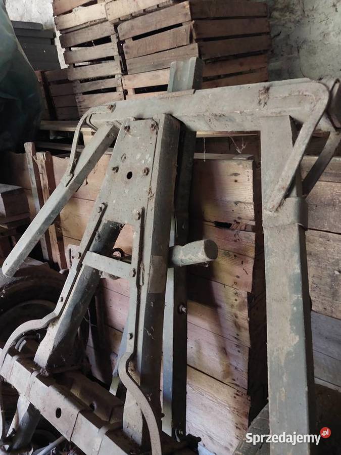 Solidne podwozie wozu Stopnica
