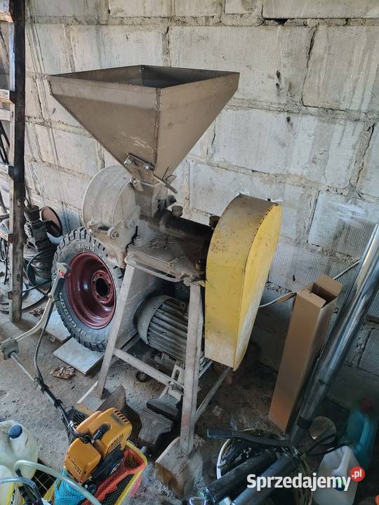 młynek śrutownik na kamienie 30 Żołynia sprzedam