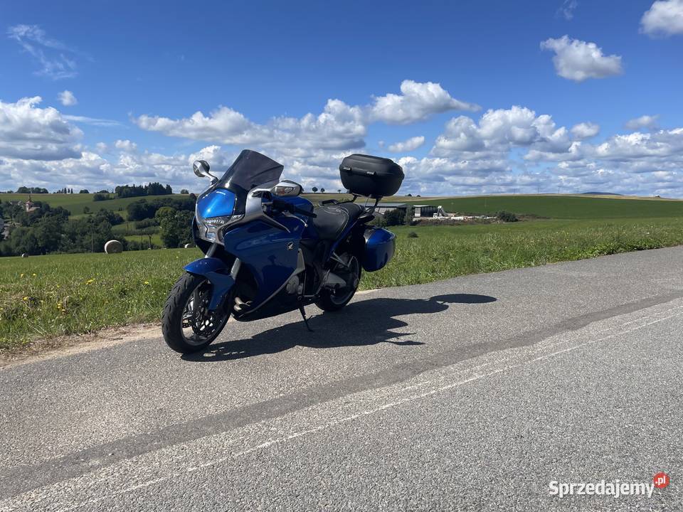 Honda VFR1200F 2010 dużym serwisie motocyklisty Dąbrowa Górnicza sprzedam