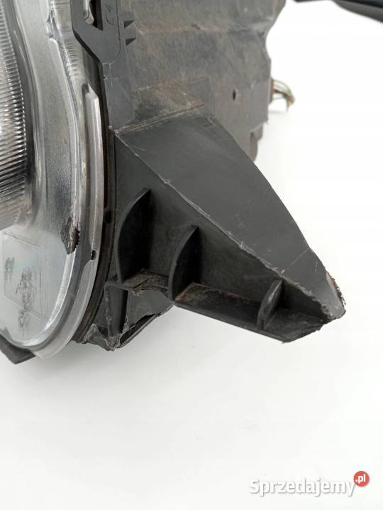 LAMPA PRZÓD PRAWA EUROPA 9677810280 Peugeot 2008 świętokrzyskie