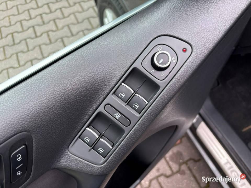 Volkswagen Tiguan 14 160 Kamera cofania lakier metallic Tiguan Lipówki