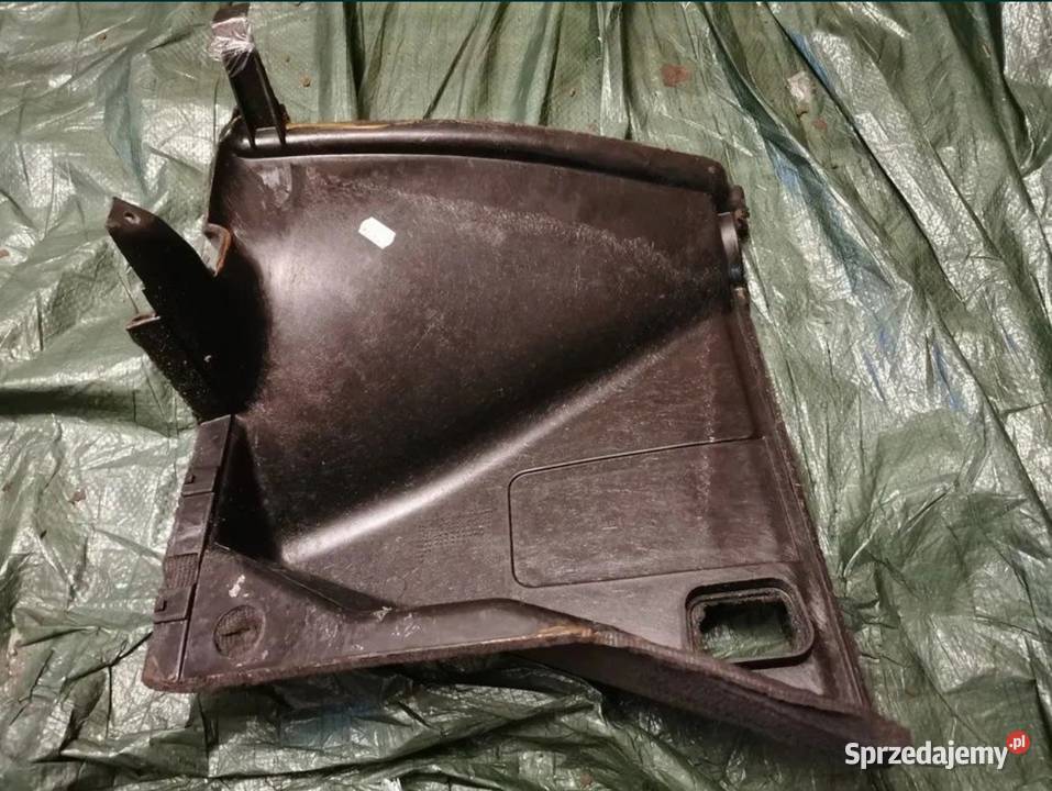 Tapicerka boczek bagażnika BMW E34 kombi