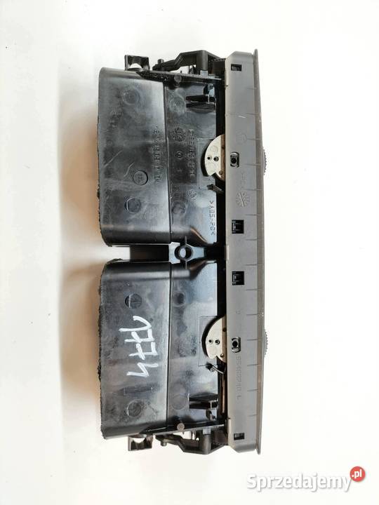KRATKI NAWIEWU ŚRODKOWA DESKI LIFT 3B0819728D VW Rok produkcji 2004