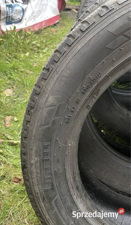 2 opony zimowe C Pirelli Carrier Winter Opony i felgi Krasna