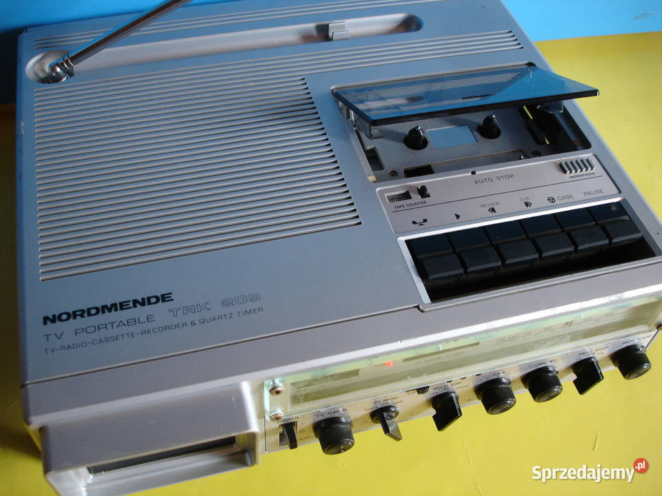 Radiomagnetofon z TV NORDMENDE TRK209
