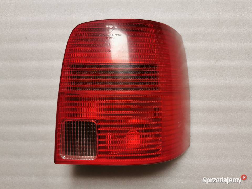 Lampa Prawy Tył Tylna Prawa VW Passat B5 Kombi