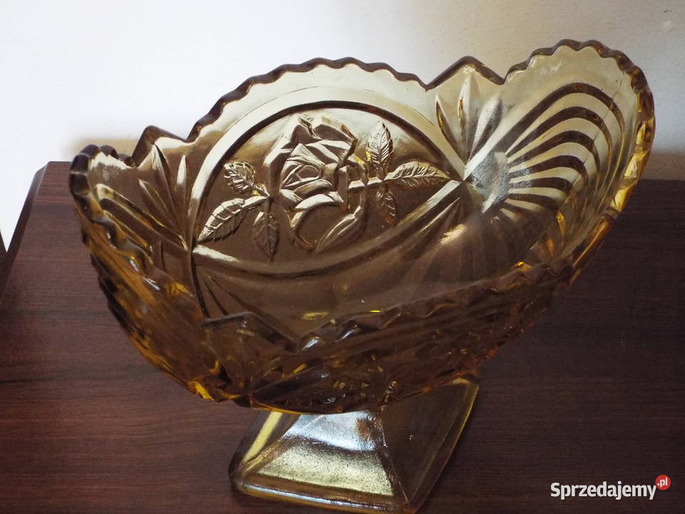 Stara cukiernicabomboniera z ozdobnego Będzin