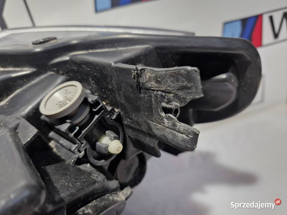 BMW F30 F31 LAMPA PRAWA PRAWY PRZÓD XENON Lampy przednie Części samochodowe
