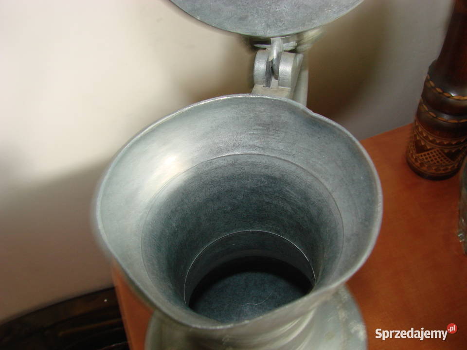 cynowy dzbanek z pokrywką Pruszcz Gdański