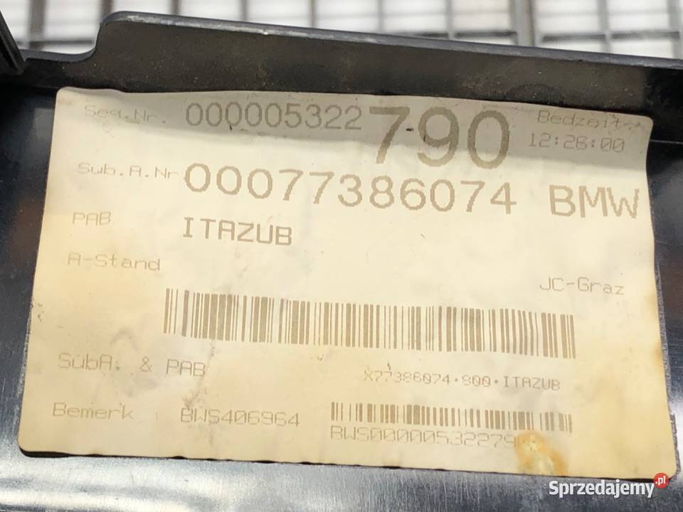 SCHOWEK BMW E83 SUV 0311 PÓŁKA WNĘKA PLASTIK sprzedam