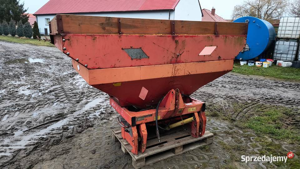 Rozsiewacz KUHN RAUCH MDS 921 Strzeganowice