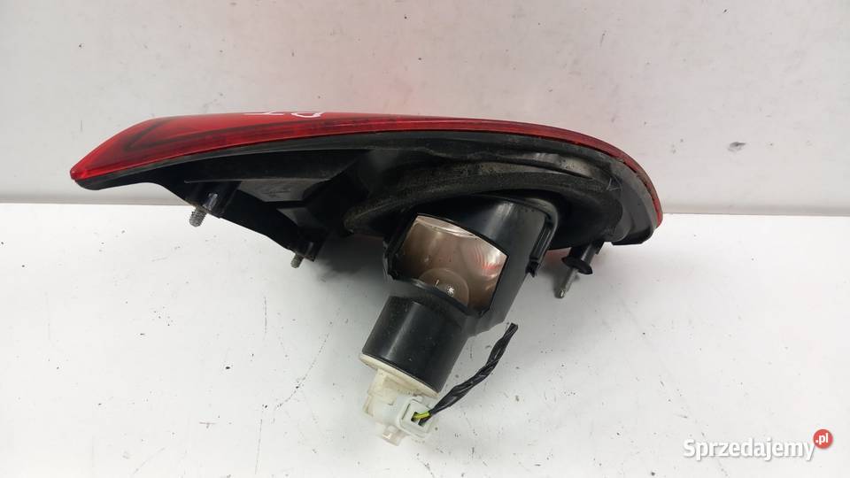 NISSAN QASHQAI J10 LAMPA TYŁ PRAWA W KLAPĘ osobowe sprzedam