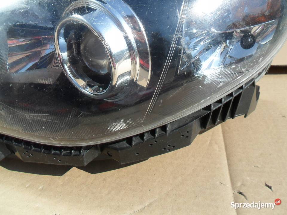 Subaru Impreza Xenon prawy 20802011 Lampy przednie sprzedam