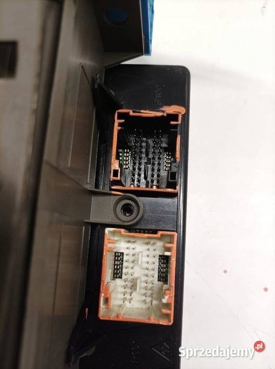 SKRZYNKA BEZPIECZNIKÓW MODUŁ 8200607580 19 DCI osobowe