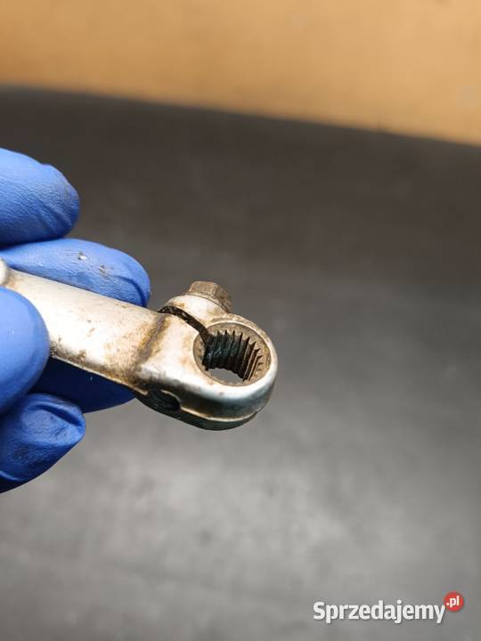 Dźwignia ramię wysprzęglik sprzęgło silnik Pozostałe