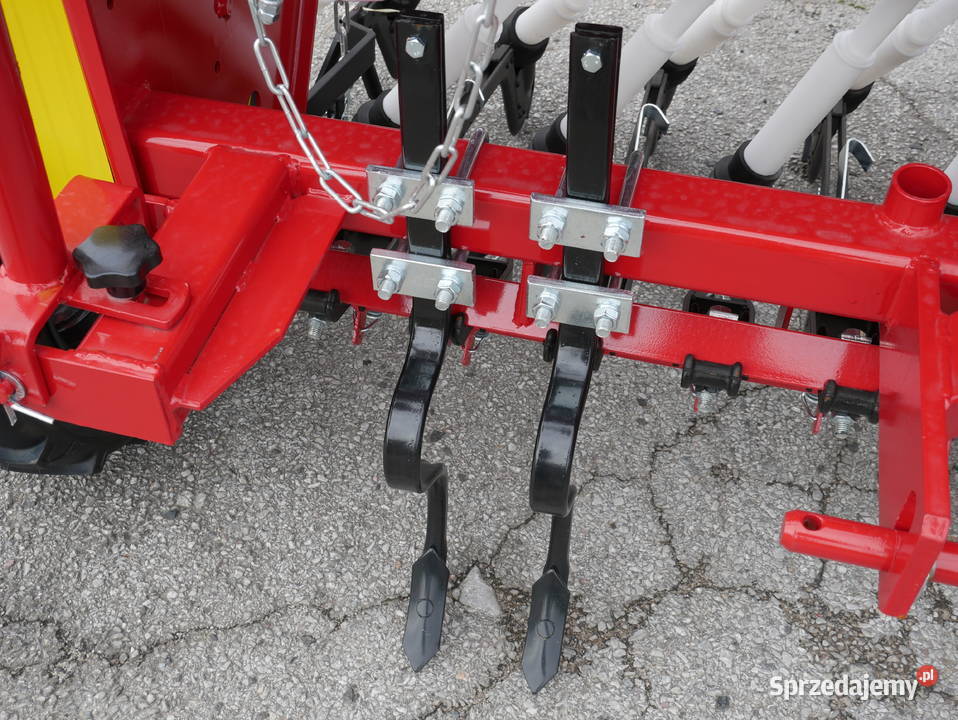 Siewnik zbożowy mechaniczny rzędowy firmy lubelskie Krasnystaw