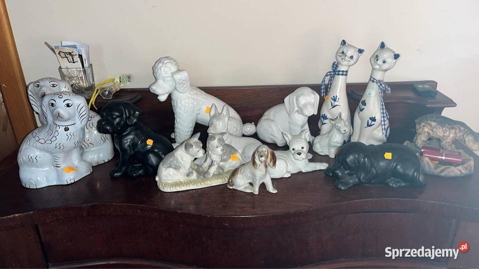 Piesek leżący biały Figurka porcelanowa Śliczny