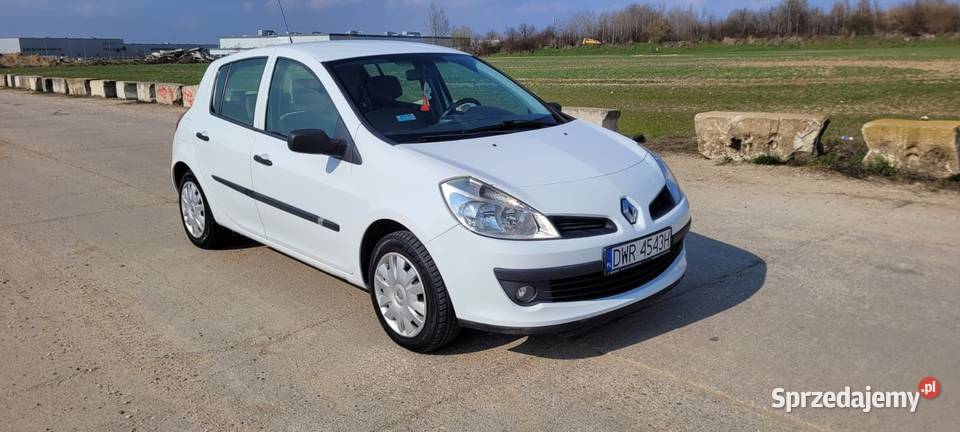 Renault Clio III nieuszkodzony Brzeg