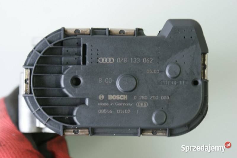 AUDI A8 D2 W12 PRZEPUSTNICA POWIETRZA 078133062 Przemęt