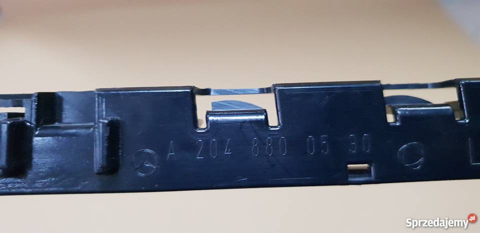 MERCEDES W204 C KLASA ŚLIZG ZDERZAKA TYŁ LEWY Pozostałe Bieleń