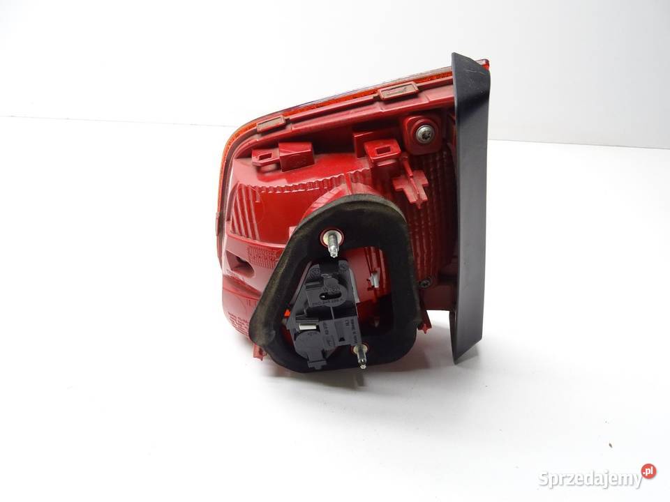 LAMPA LEWA LEWY TYŁ TYLNA W KLAPE 5N0945309 VW Lampy tylne