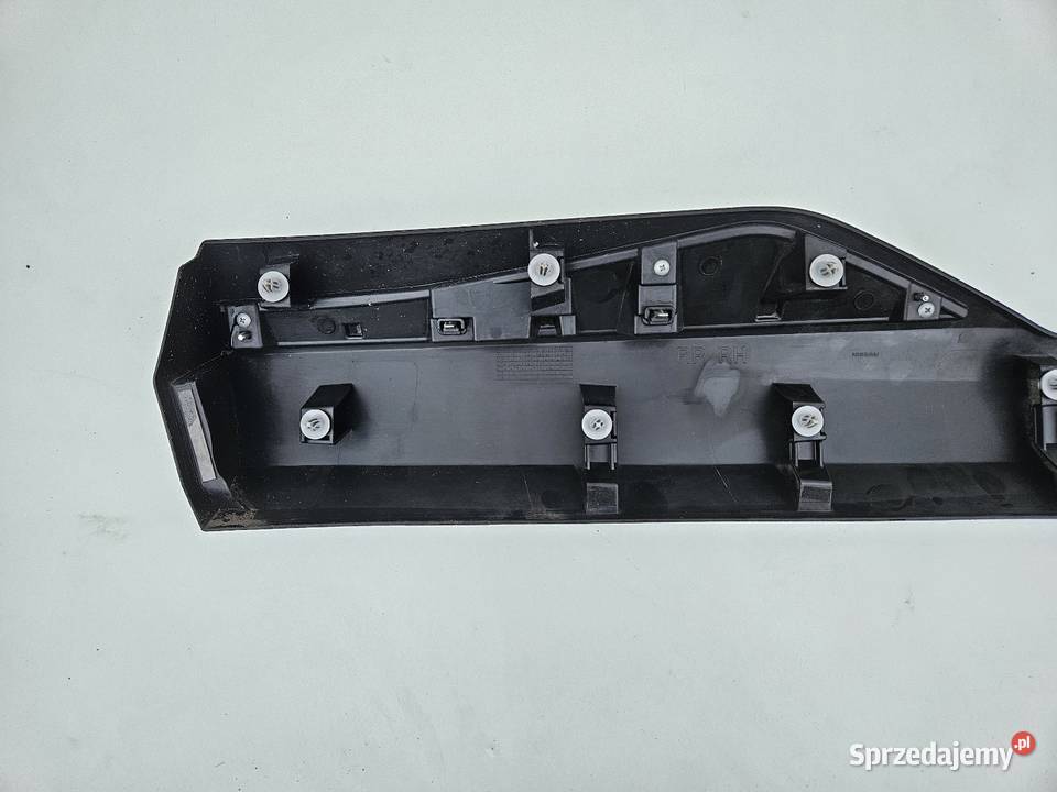 NISSAN XTRAIL T33 LISTWA DRZWI PRAWY TYŁ PRAWA Międzychód