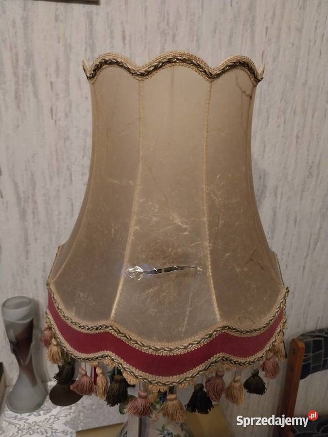 Unikalna w formie lampa elektryczna Ełk