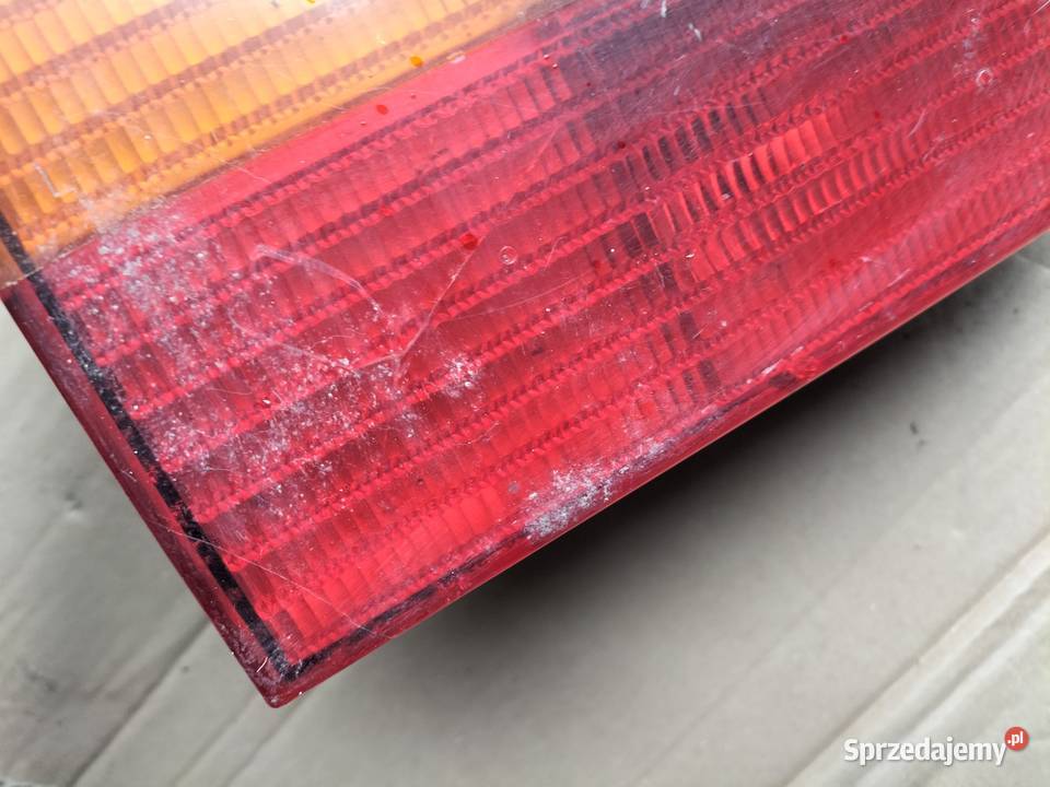 LAMPA TYŁ TYLNA LEWA VW PASSAT B4 KLAPA Oświetlenie Kamień-Kolonia