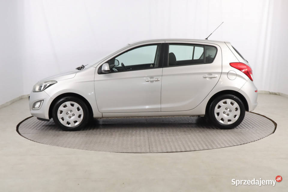 Hyundai i20 11 CRDi srebrny