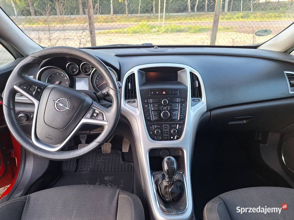 Opel Astra J 14 Turbo 140 2010 Klima Grzane czujnik parkowania Choceń