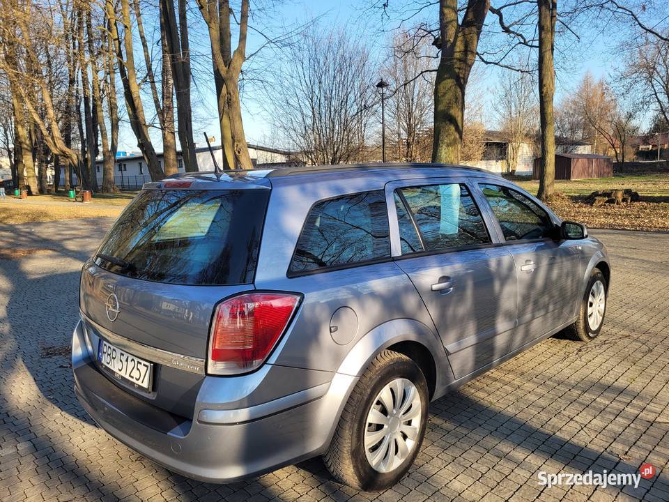 OPEL ASTRA H KOMBI 16 16V BENZYNA 4/5 Haczów sprzedam