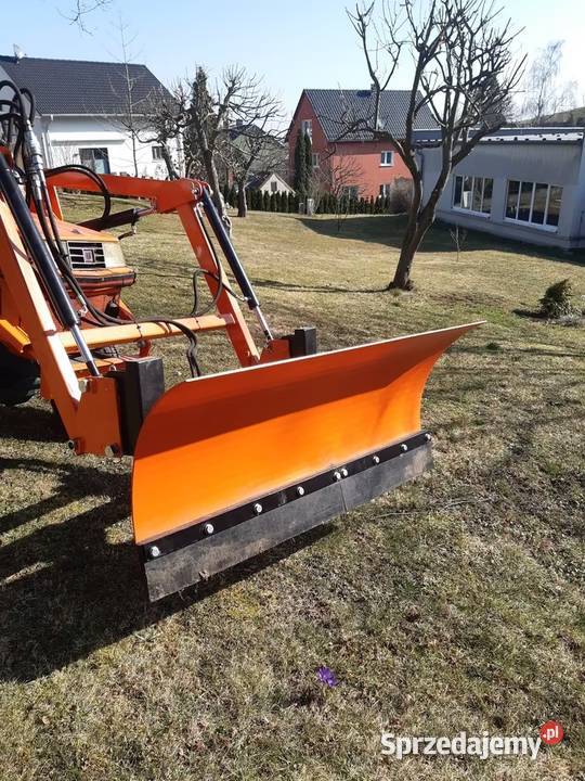 KUBOTA B15 4x4 z ładowaczem pług śnieżny gotowy Kalety