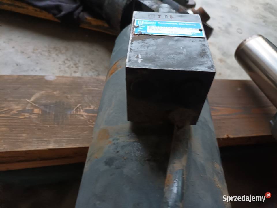 Siłownik hydrauliczny duży 200 Biały Dunajec
