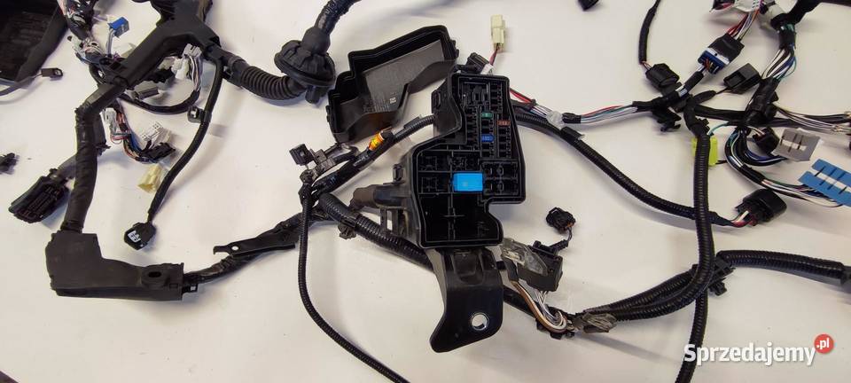 MAZDA 2 TOYOTA YARIS IV WIĄZKA KOMORY SILNIKA 15 Motoryzacja